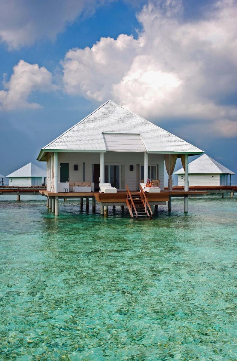 Diamonds Athuruga Maldives Resort & Spa