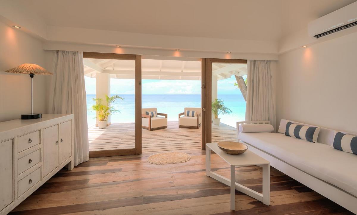 Diamonds Athuruga Maldives Resort & Spa