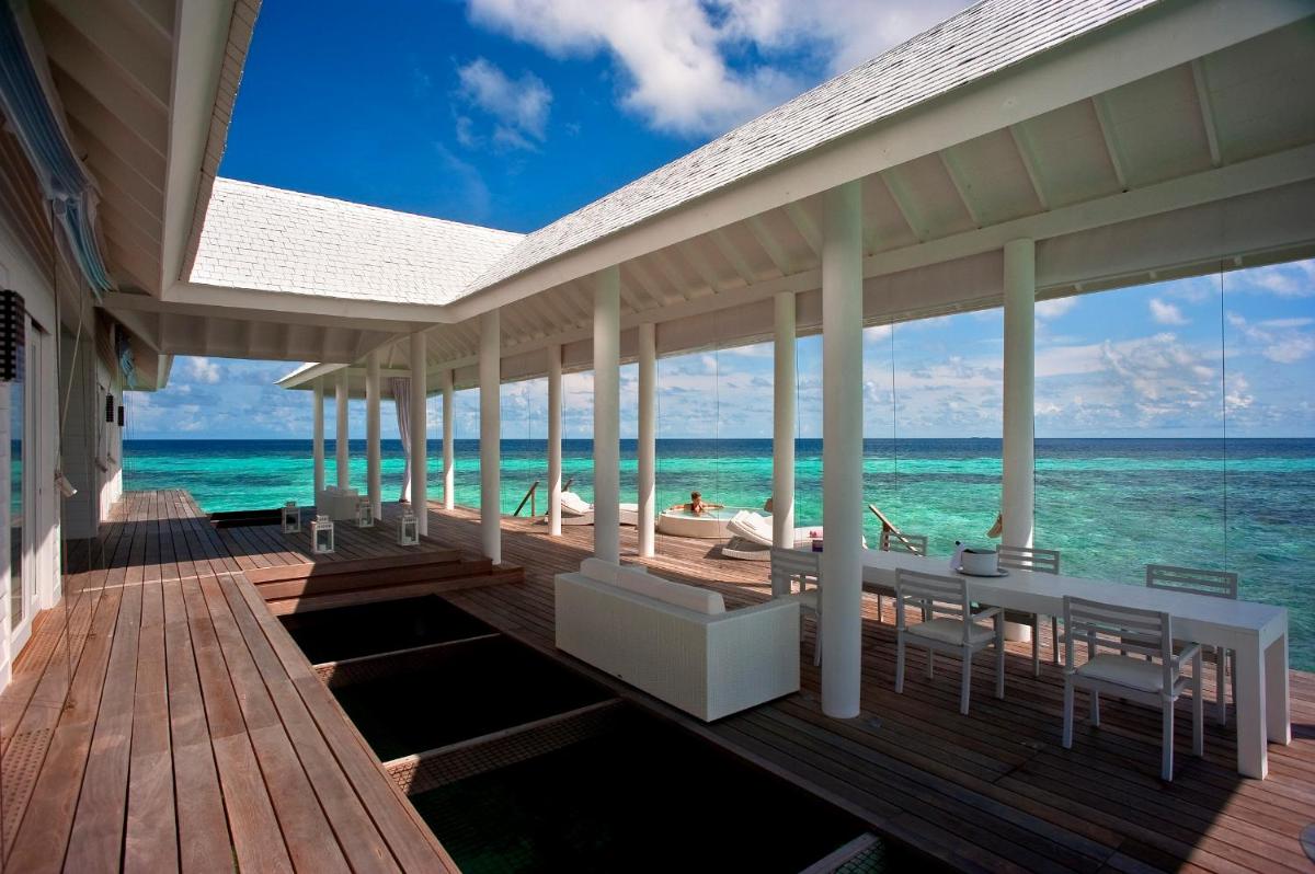 Diamonds Athuruga Maldives Resort & Spa
