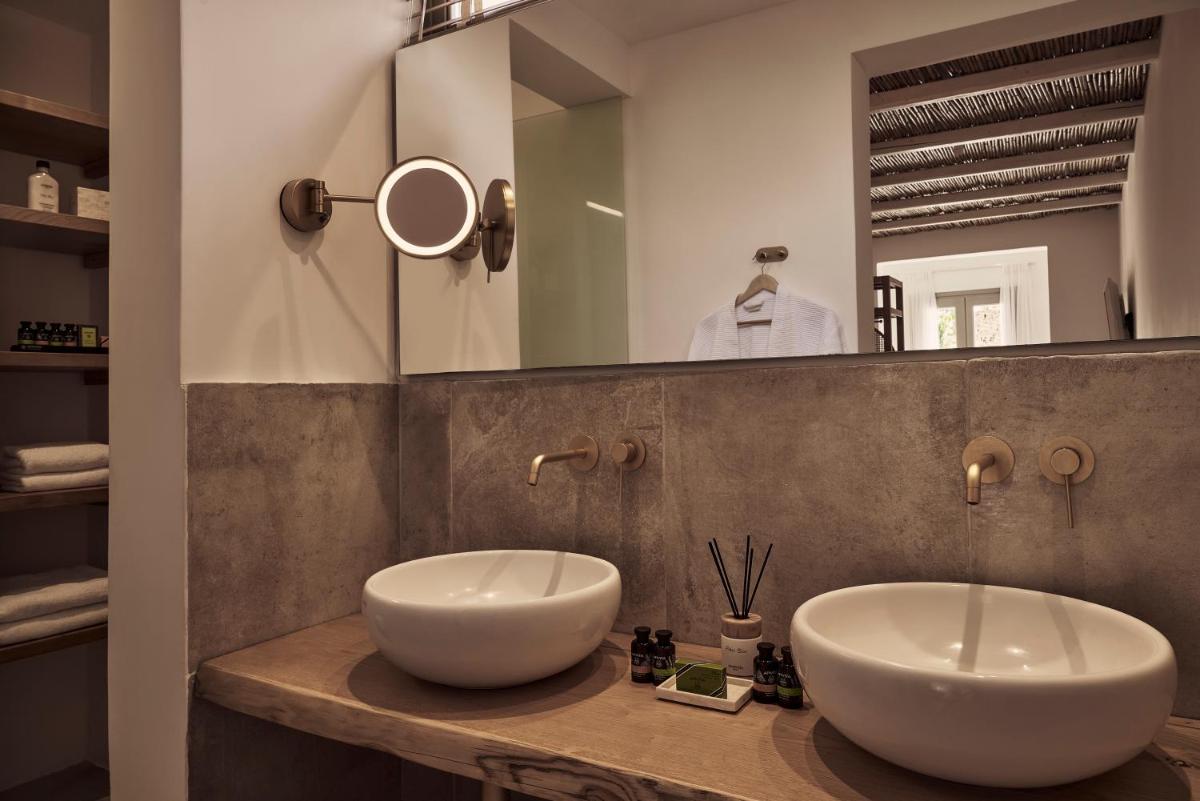 Dionysos Seaside Resort Ios