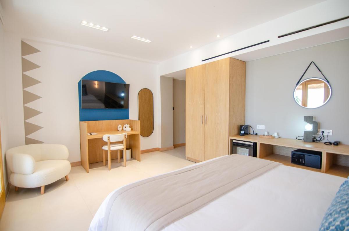 Dionysos Seaside Resort Ios