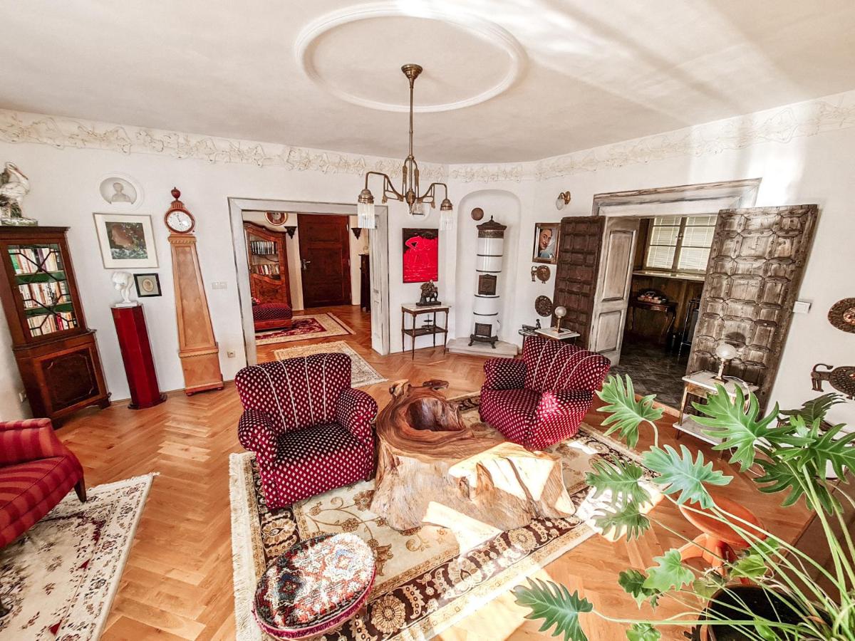 Divná pani Luxury Gallery Rooms