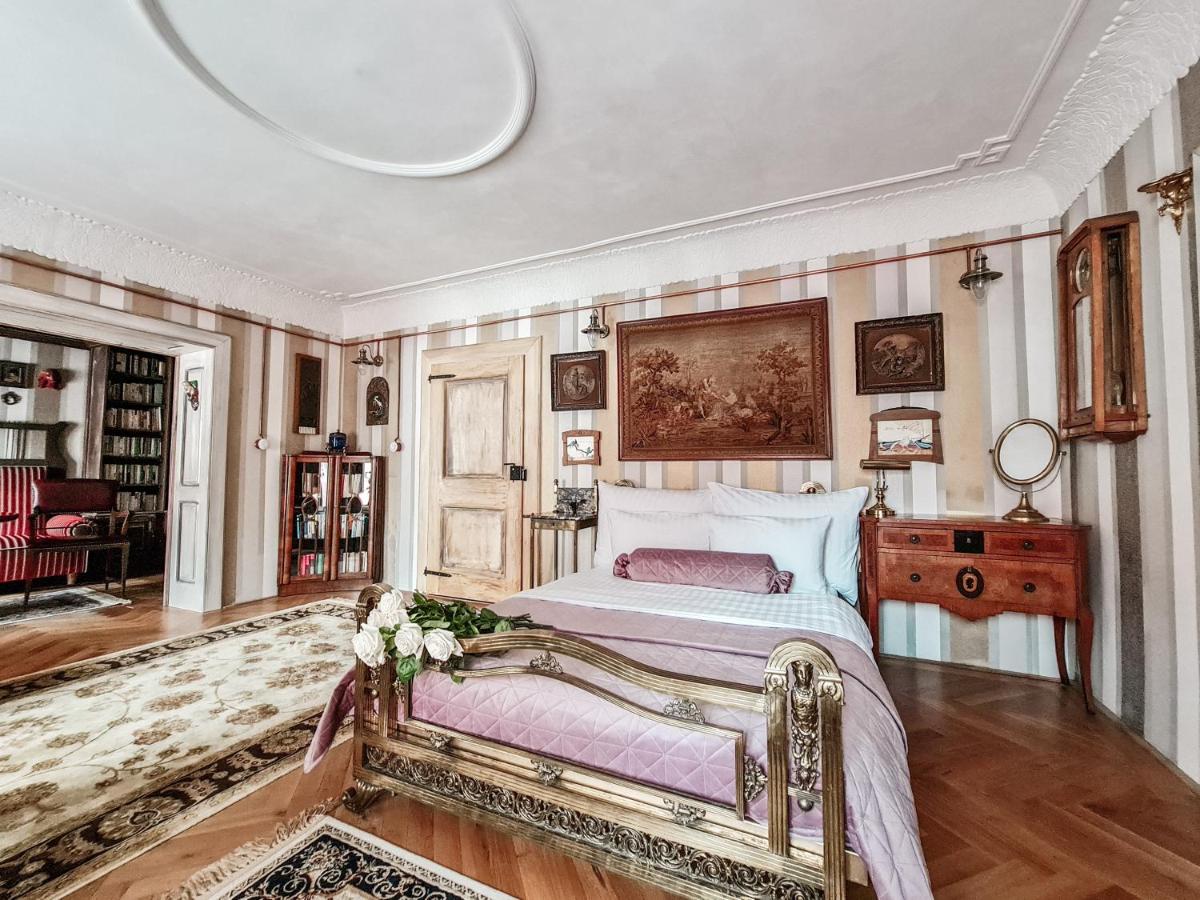 Divná pani Luxury Gallery Rooms