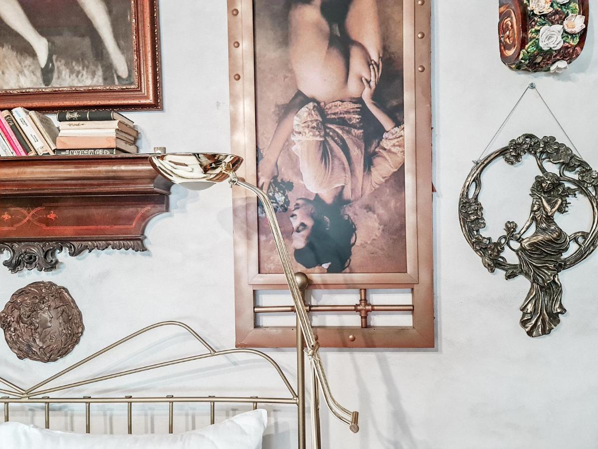 Divná pani Luxury Gallery Rooms