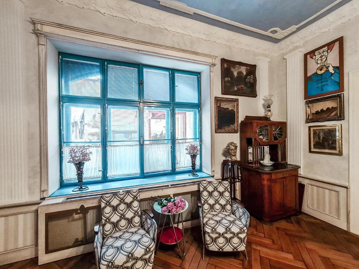 Divná pani Luxury Gallery Rooms