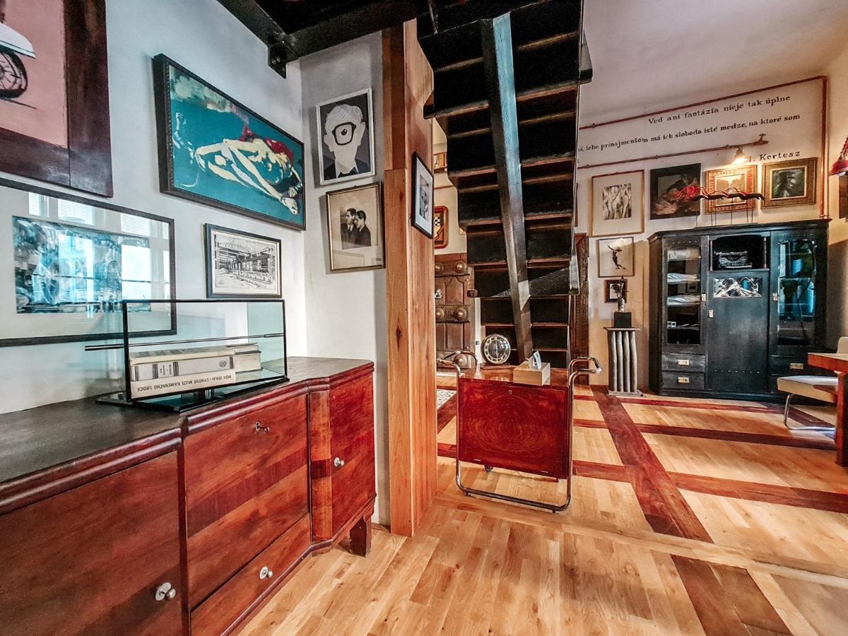 Divná pani Luxury Gallery Rooms