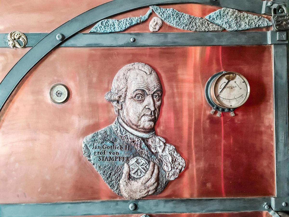 Divná pani Luxury Gallery Rooms