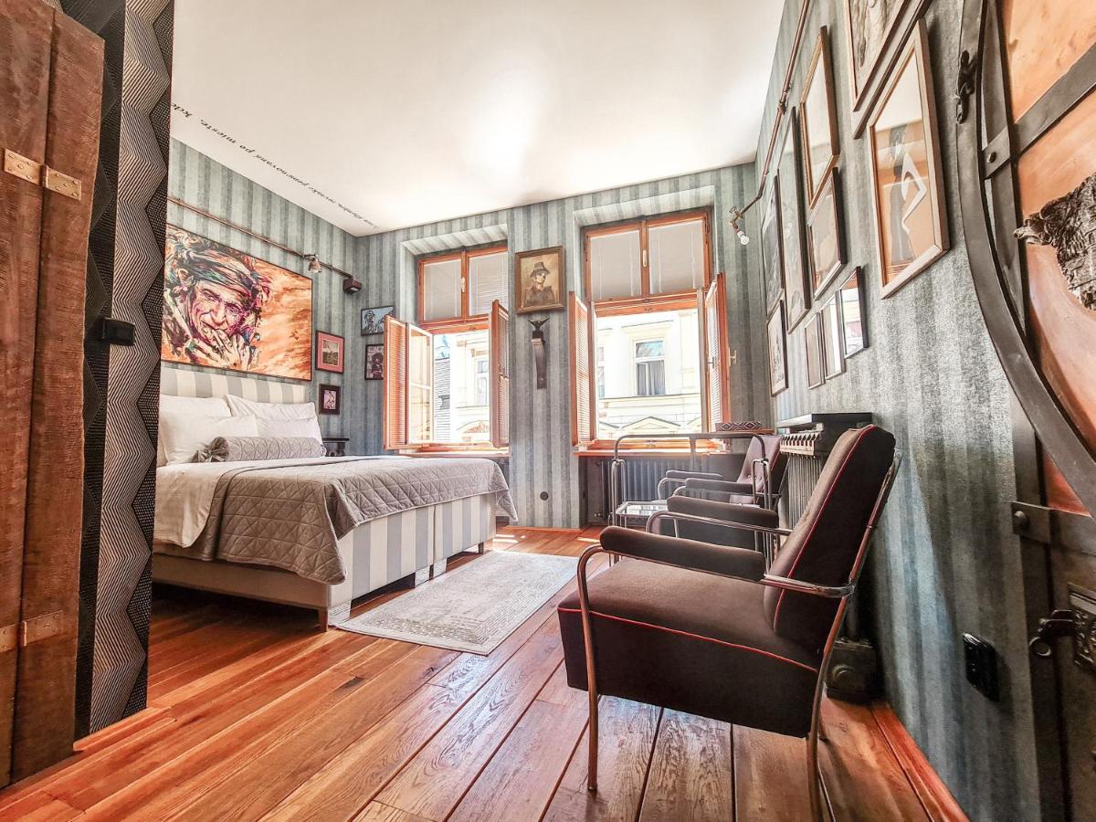 Divná pani Luxury Gallery Rooms