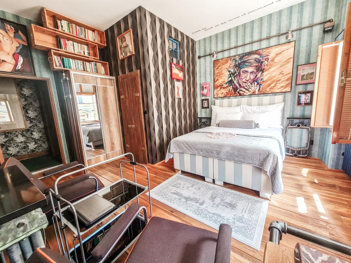 Divná pani Luxury Gallery Rooms