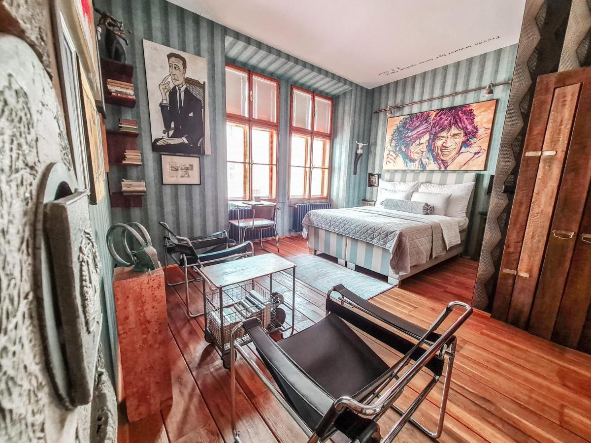 Divná pani Luxury Gallery Rooms