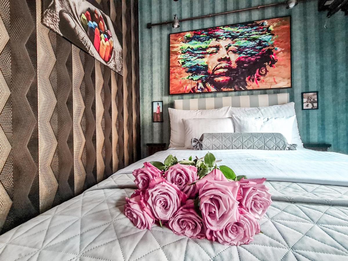 Divná pani Luxury Gallery Rooms