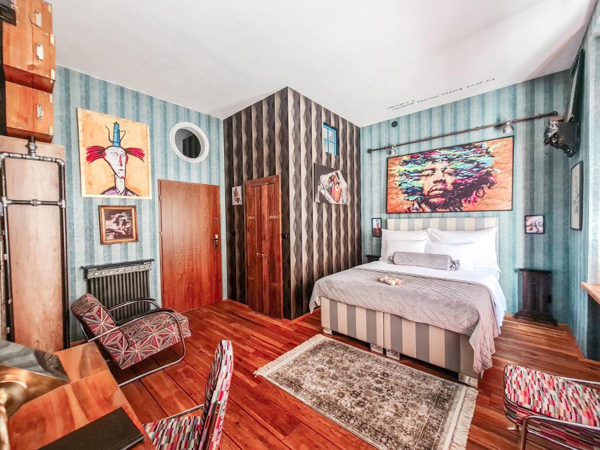 Divná pani Luxury Gallery Rooms