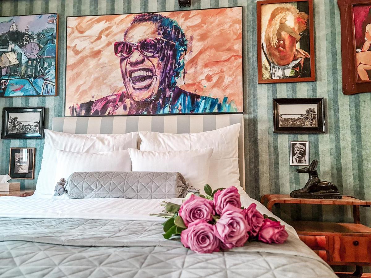 Divná pani Luxury Gallery Rooms