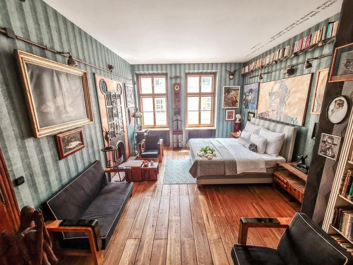 Divná pani Luxury Gallery Rooms