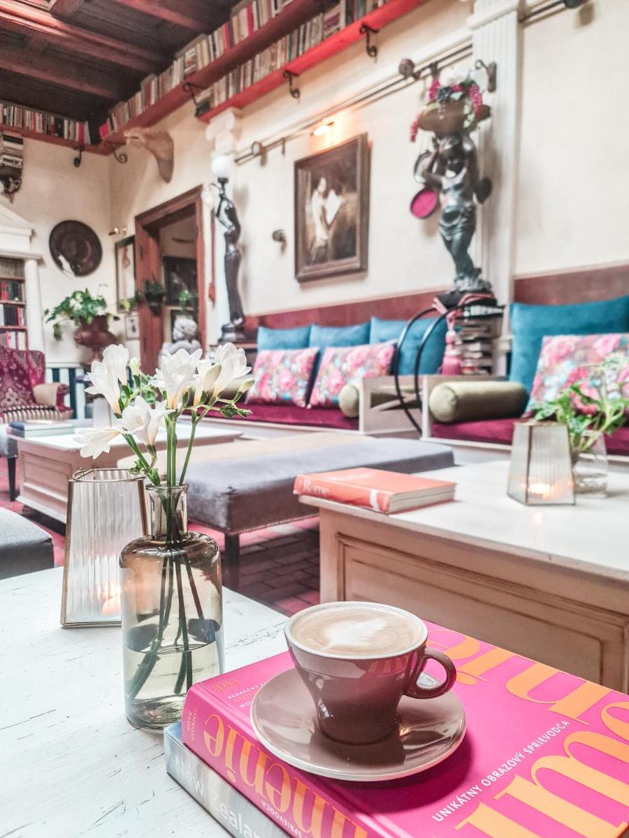 Divná pani Luxury Gallery Rooms