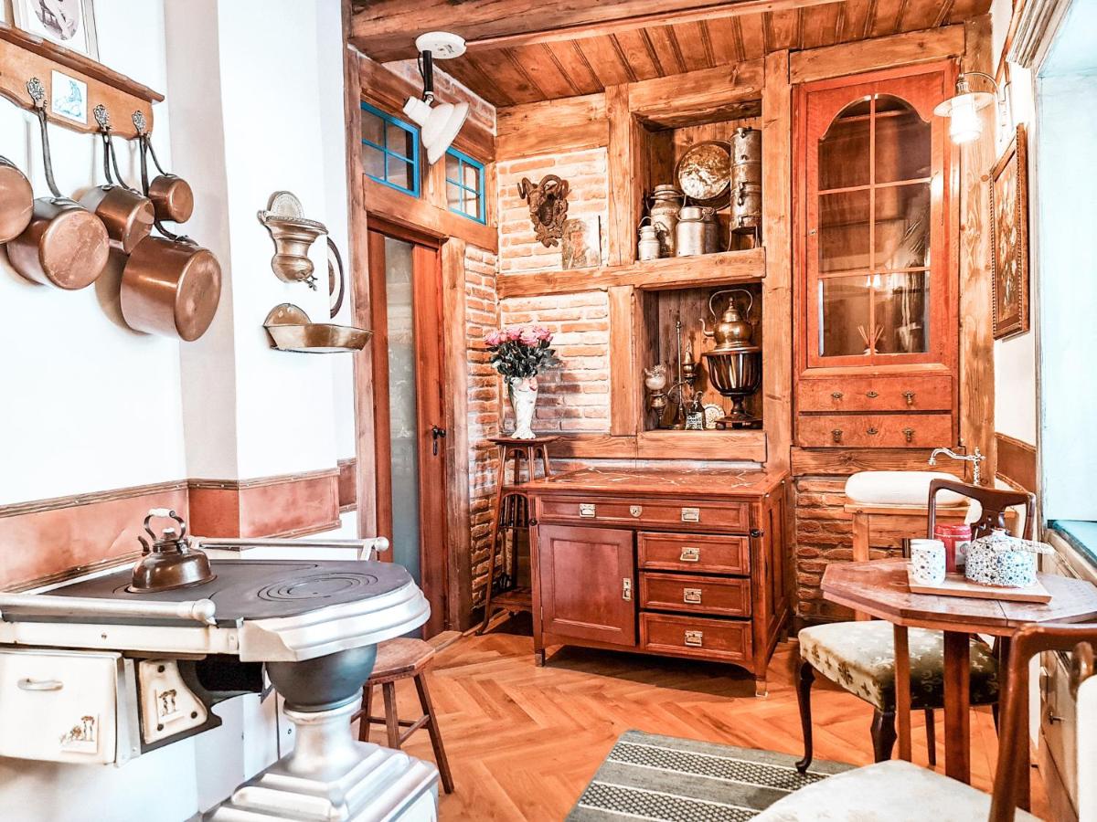 Divná pani Luxury Gallery Rooms