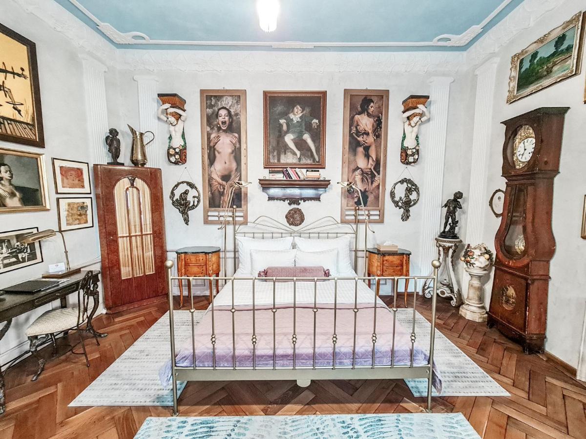 Divná pani Luxury Gallery Rooms
