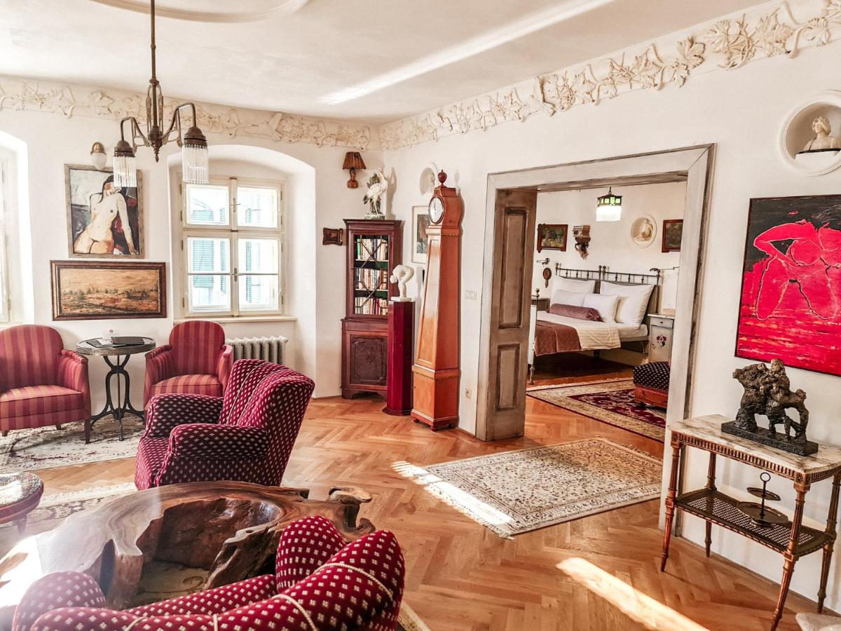 Divná pani Luxury Gallery Rooms
