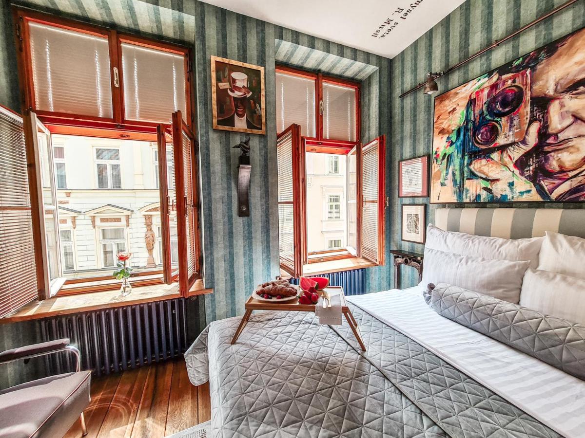 Divná pani Luxury Gallery Rooms