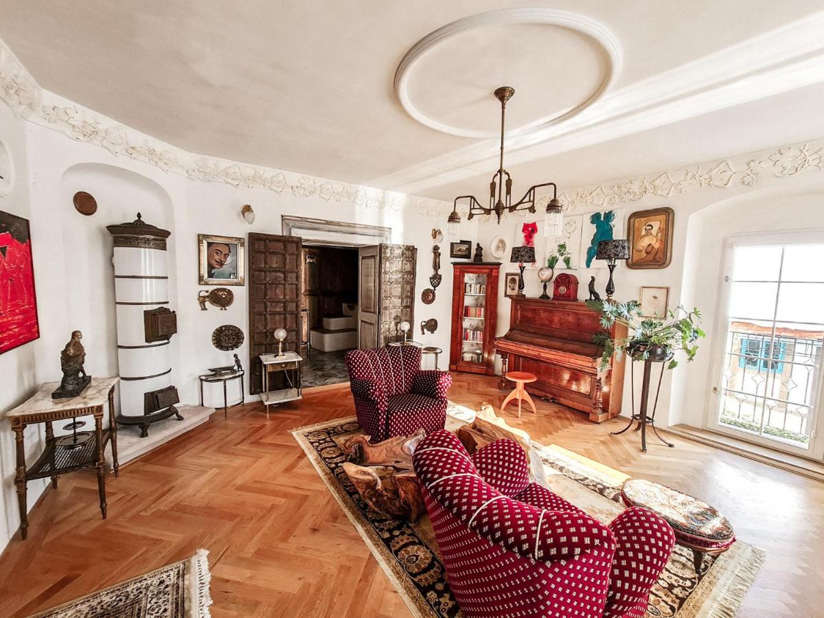 Divná pani Luxury Gallery Rooms