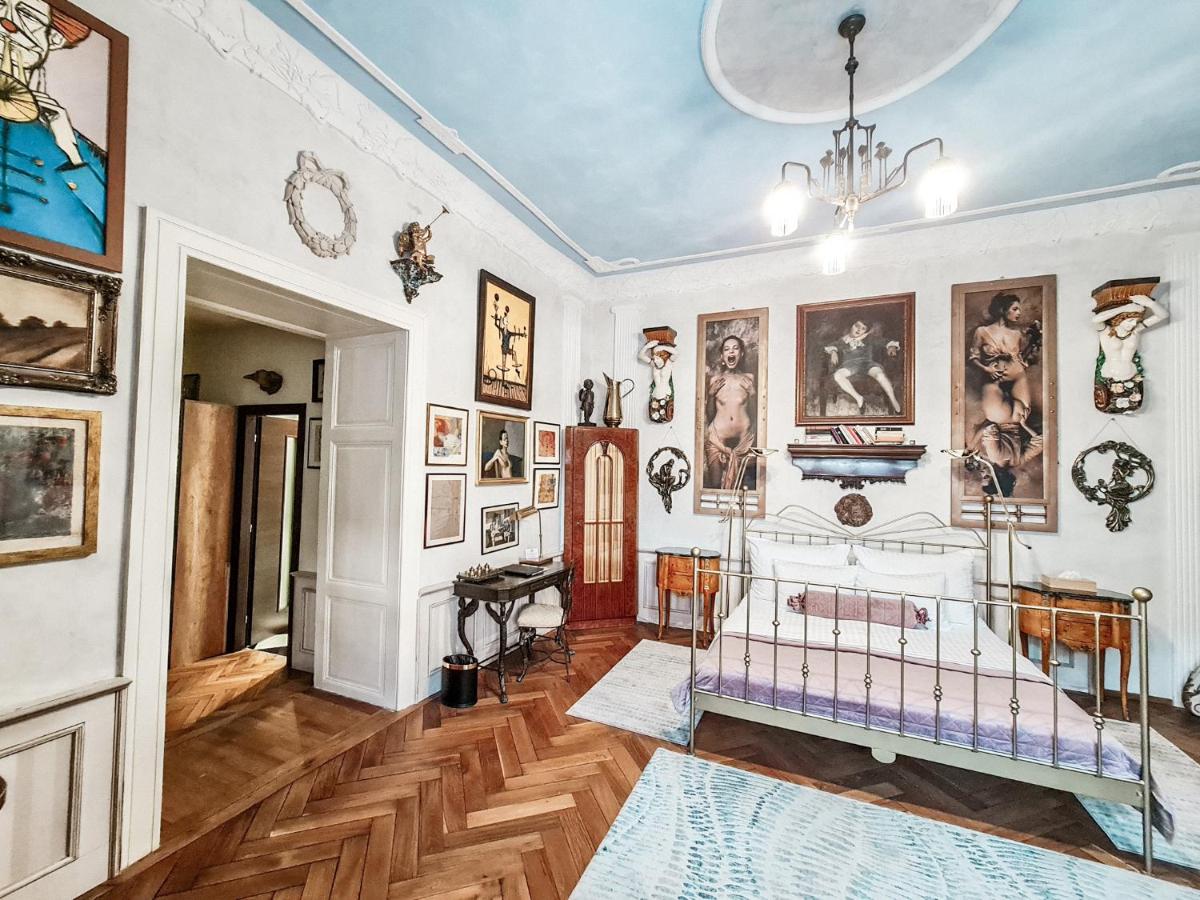 Divná pani Luxury Gallery Rooms
