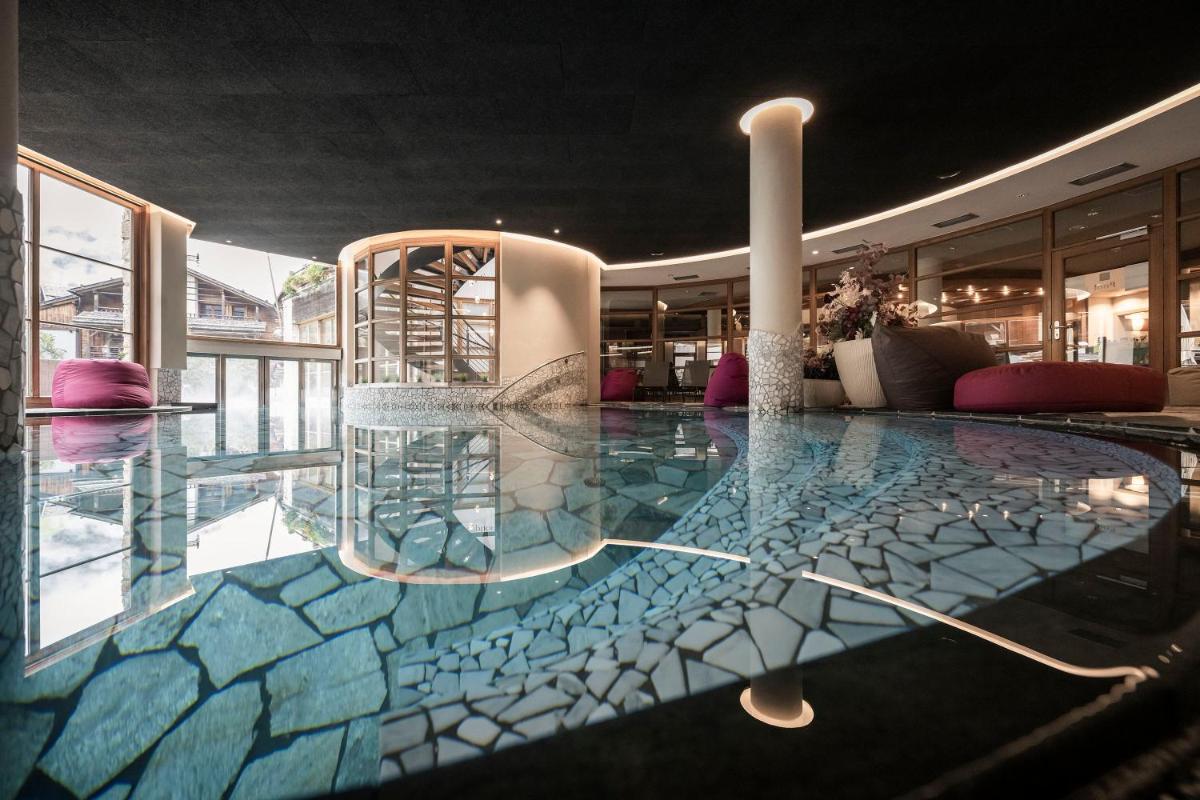 Post Alpina - Family Mountain Chalets