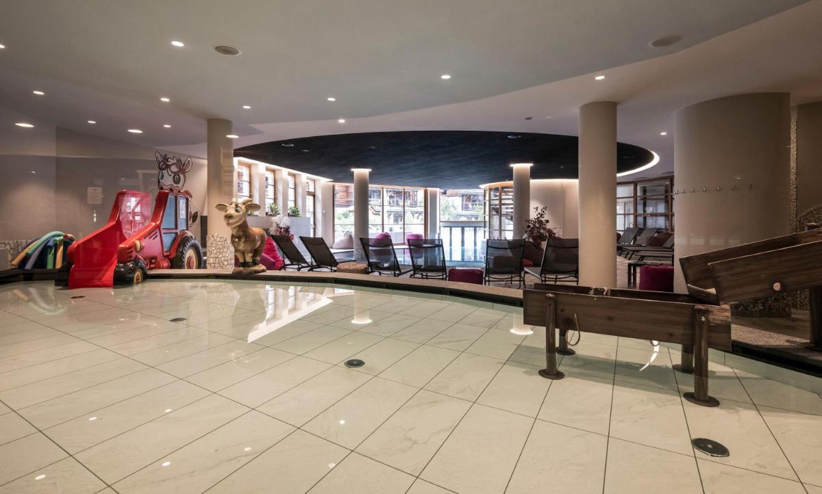 Post Alpina - Family Mountain Chalets