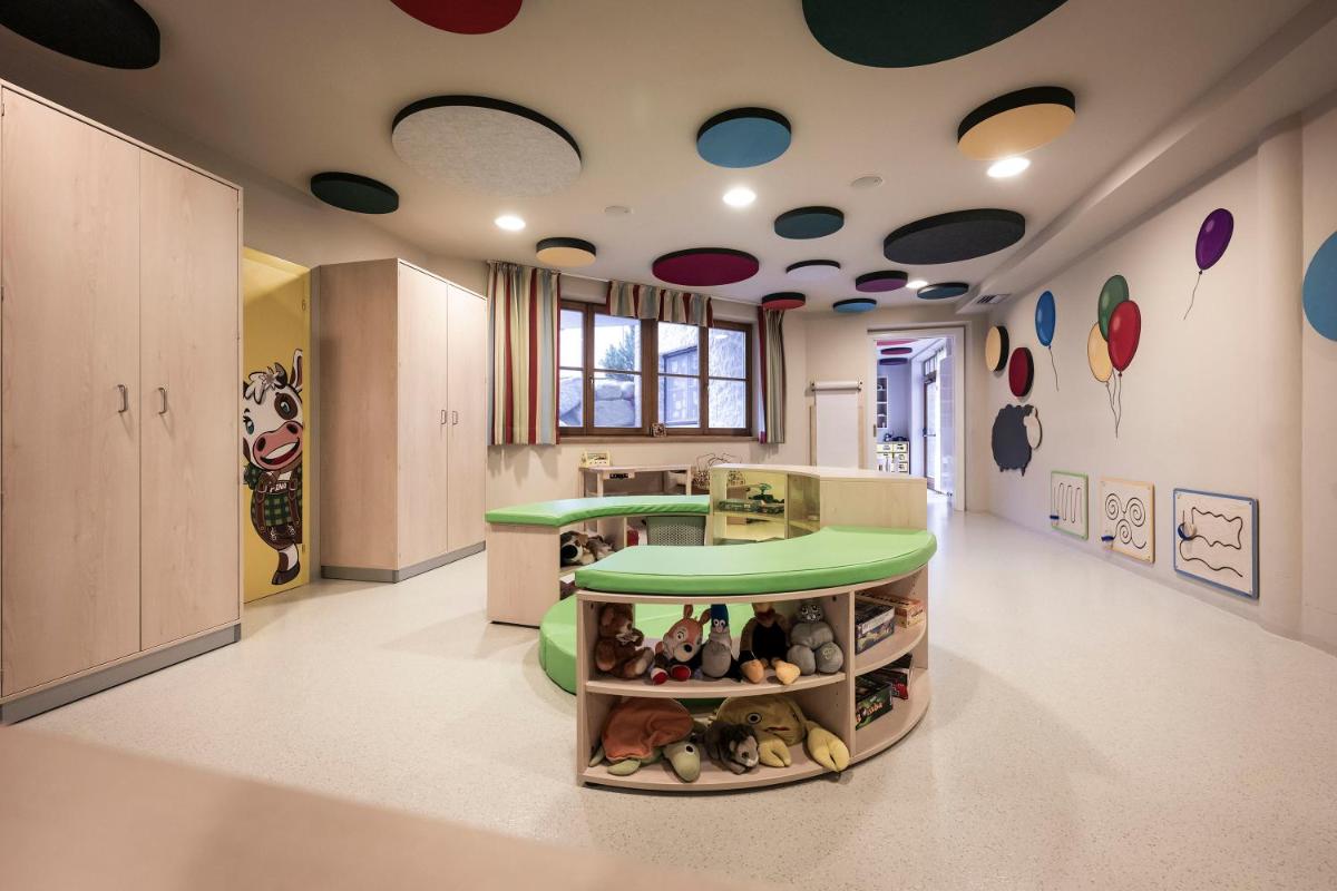 Post Alpina - Family Mountain Chalets