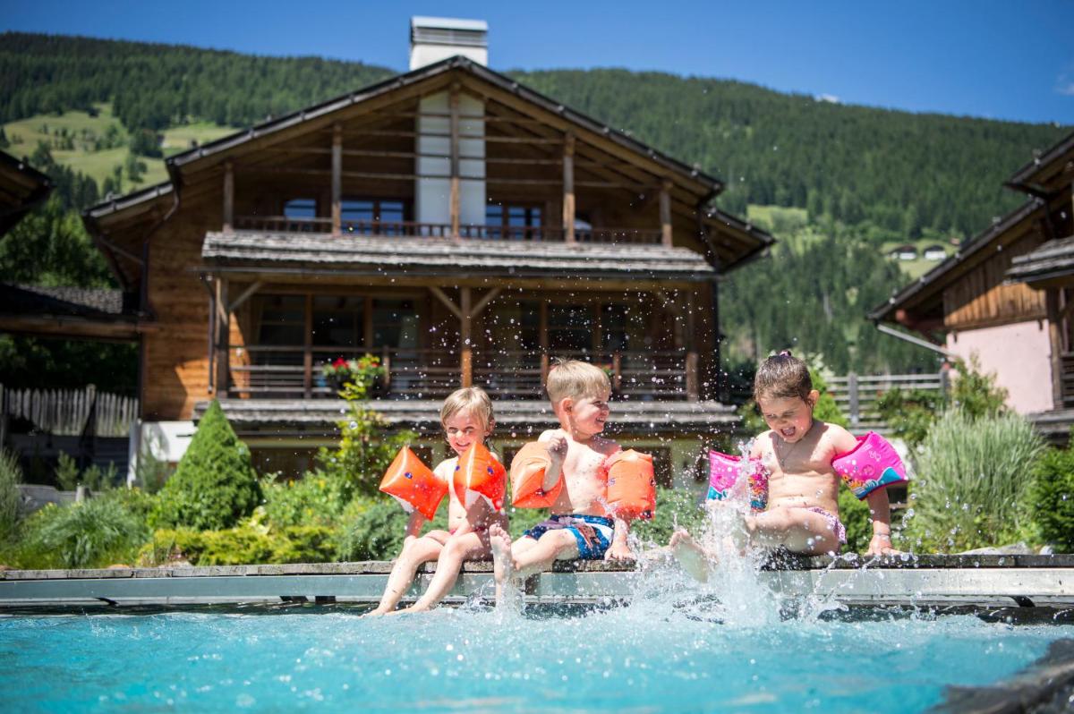 Post Alpina - Family Mountain Chalets