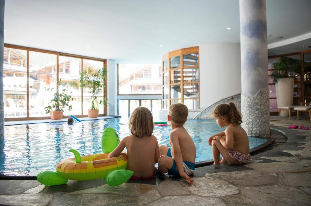 Post Alpina - Family Mountain Chalets