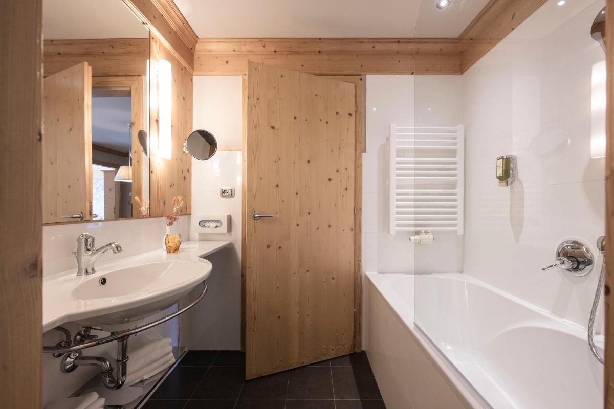 Post Alpina - Family Mountain Chalets