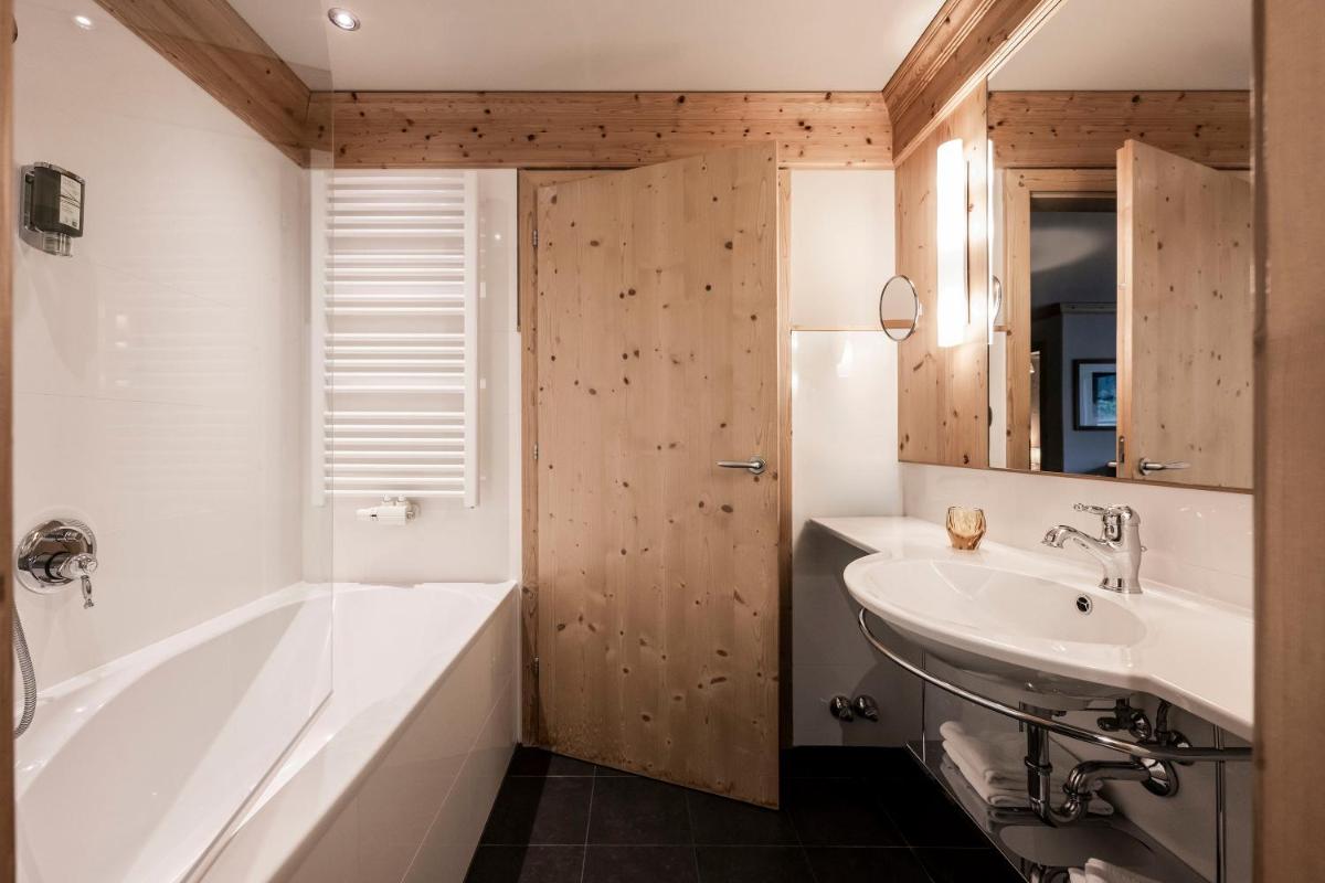 Post Alpina - Family Mountain Chalets