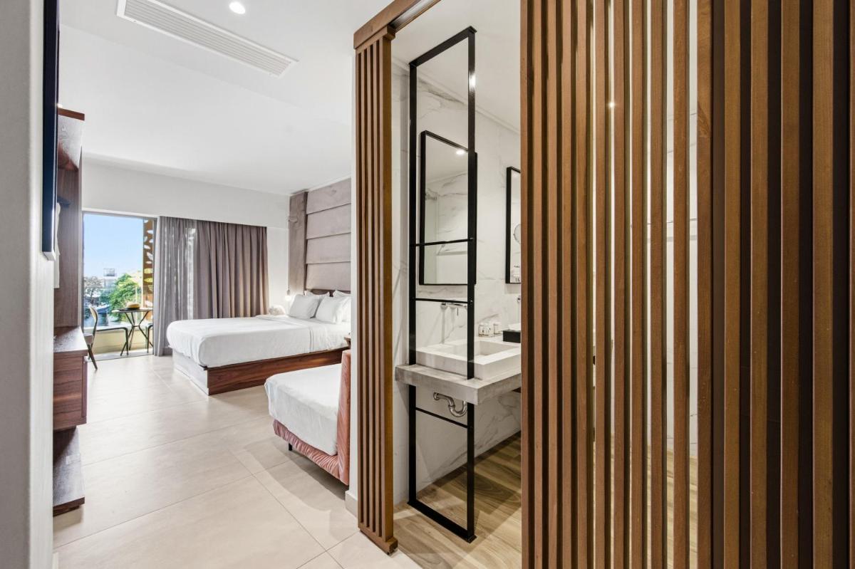 DOM Boutique Hotel