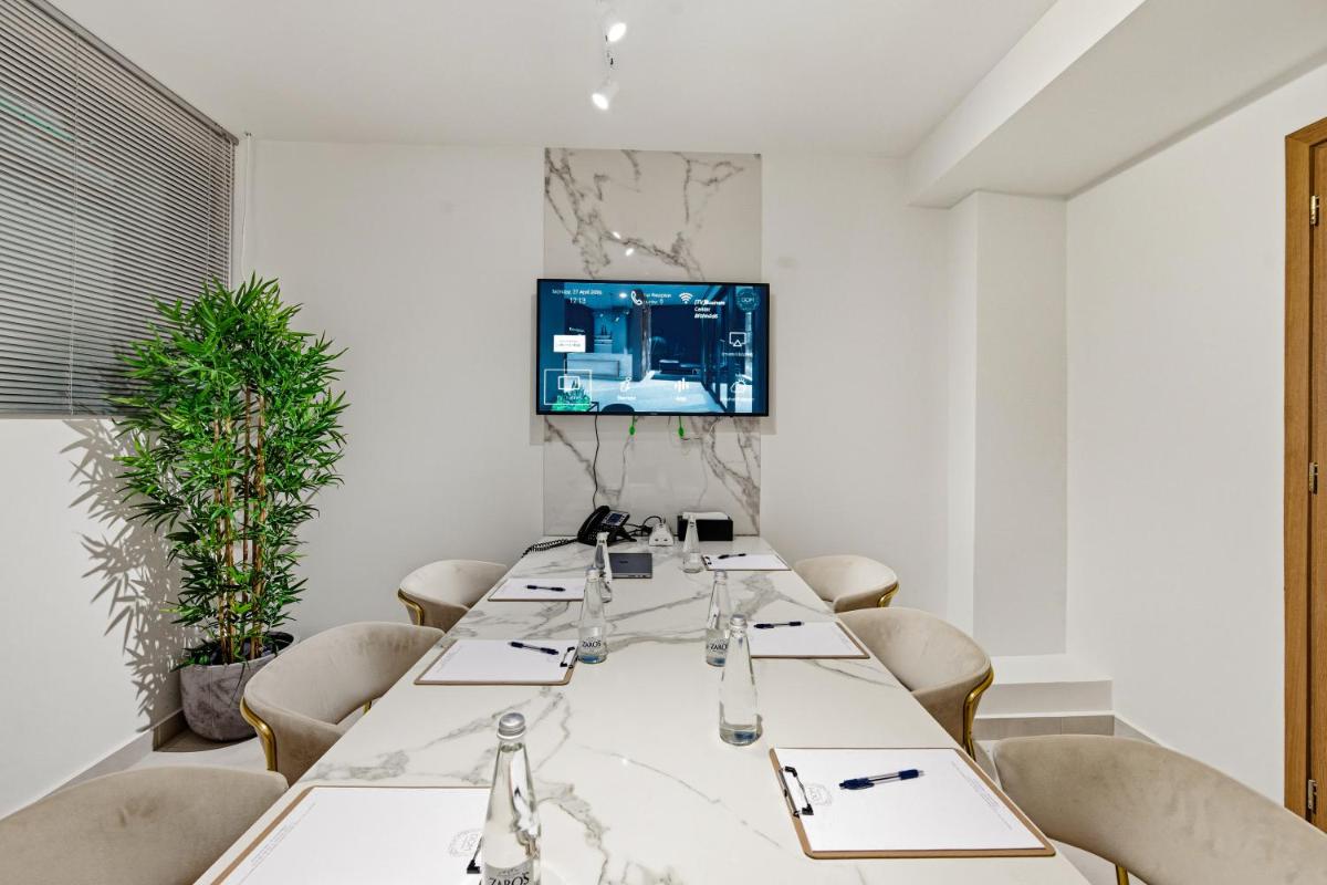 DOM Boutique Hotel