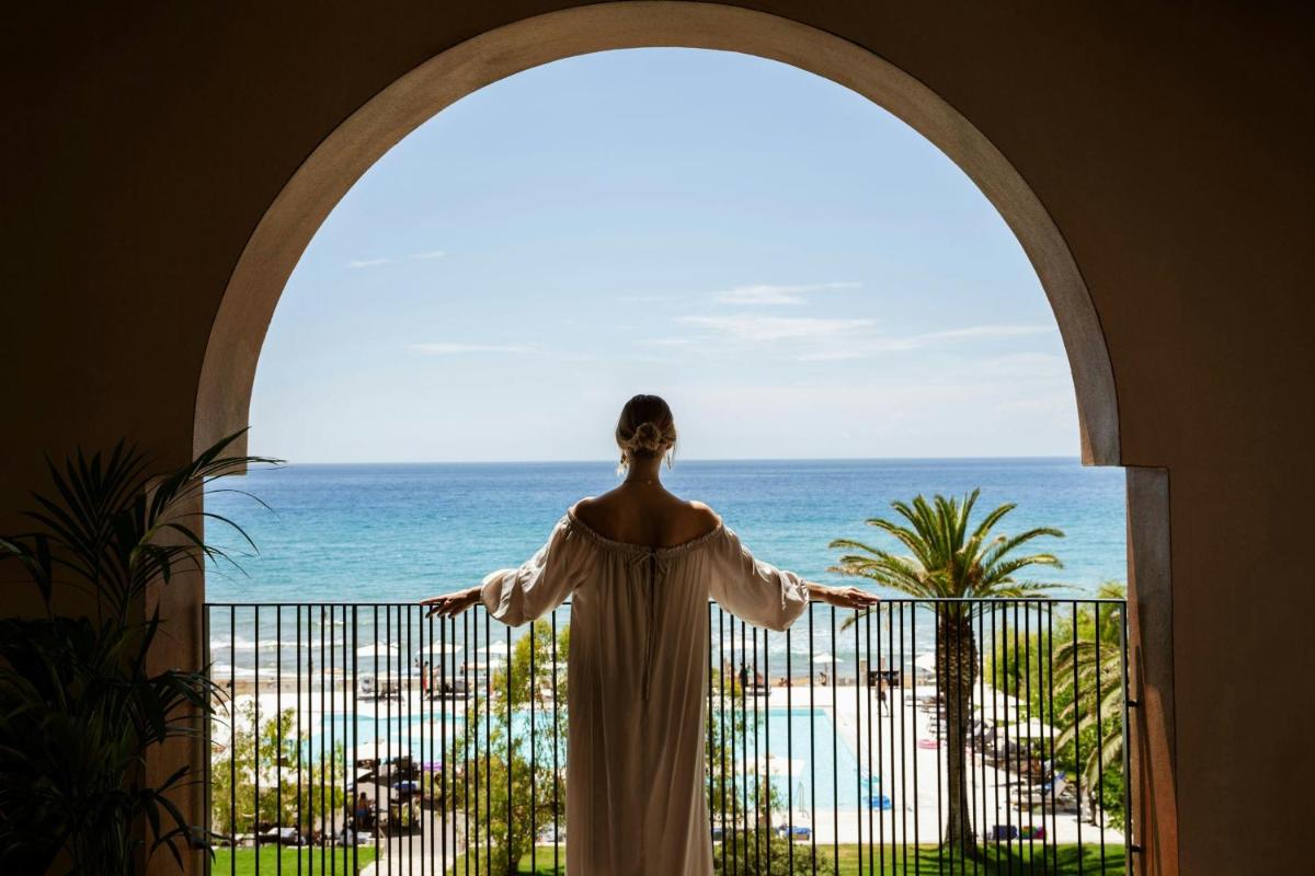 Domes of Corfu, Autograph Collection