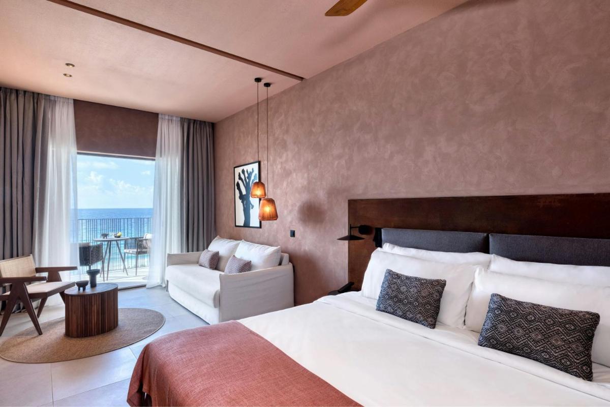 Domes of Corfu, Autograph Collection