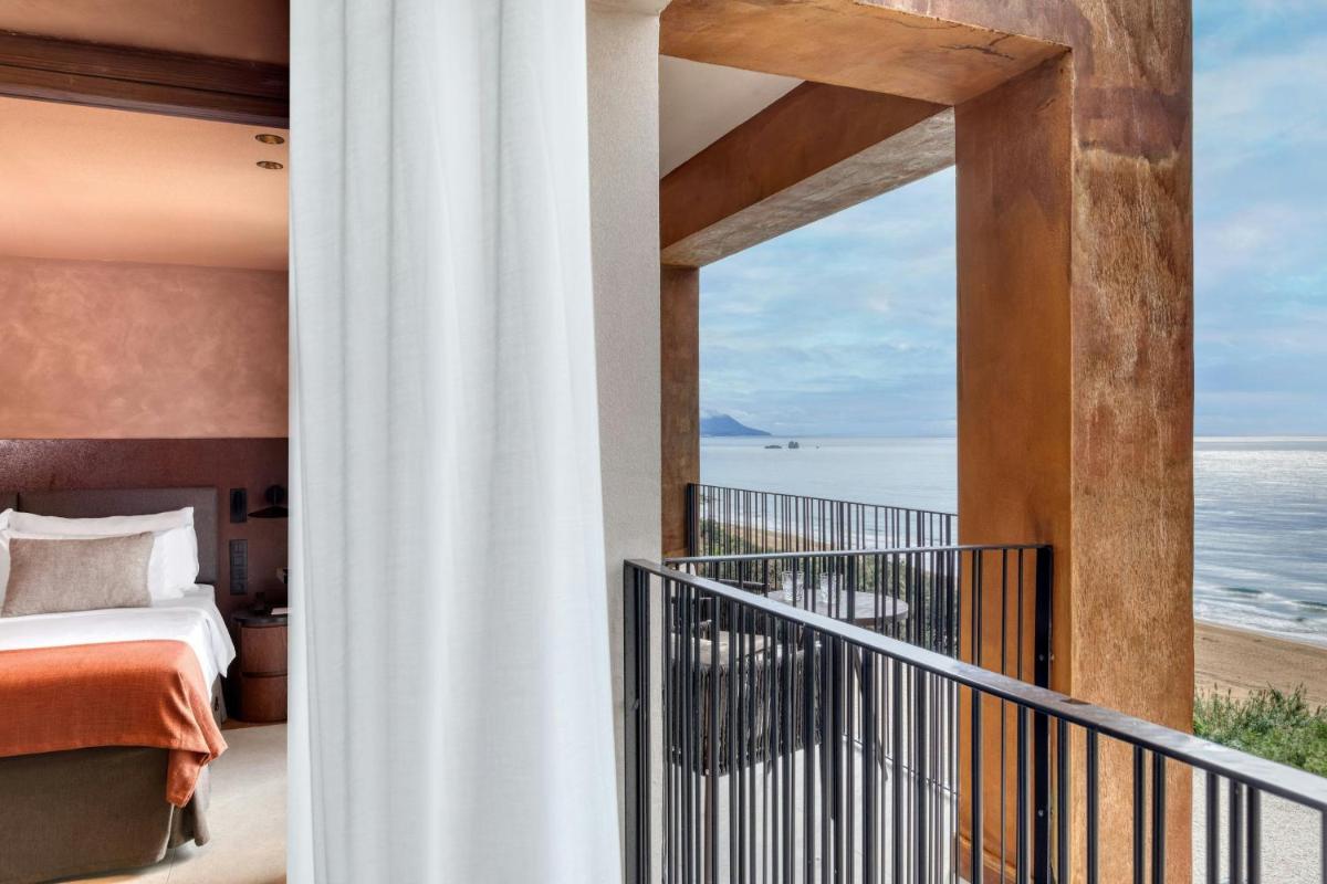 Domes of Corfu, Autograph Collection