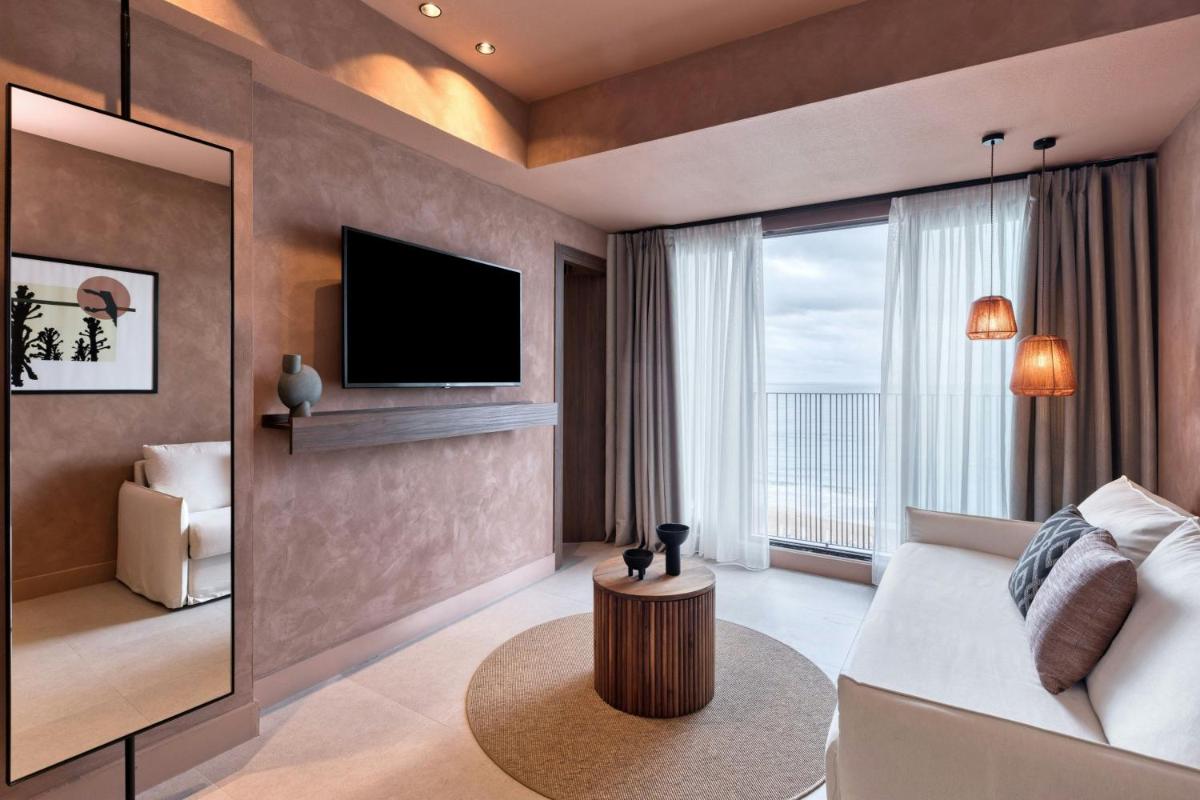 Domes of Corfu, Autograph Collection