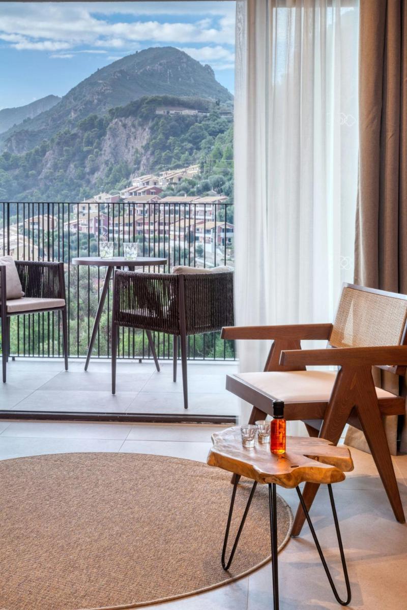 Domes of Corfu, Autograph Collection