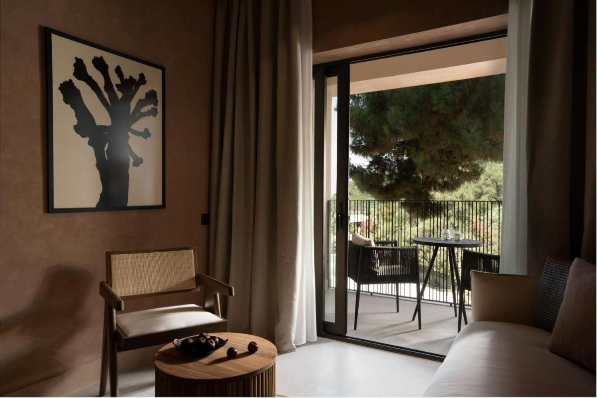 Domes of Corfu, Autograph Collection