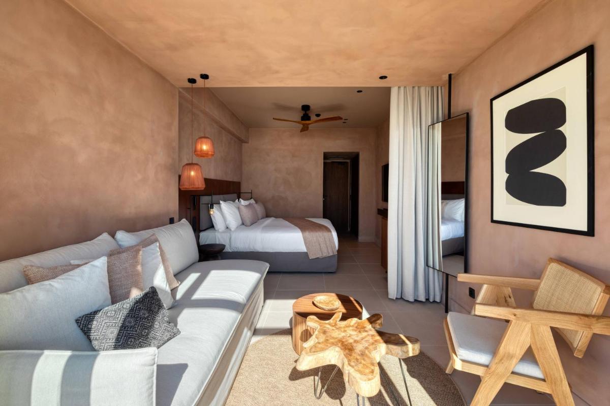 Domes of Corfu, Autograph Collection