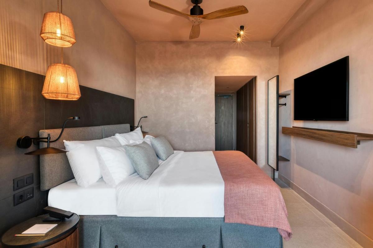 Domes of Corfu, Autograph Collection