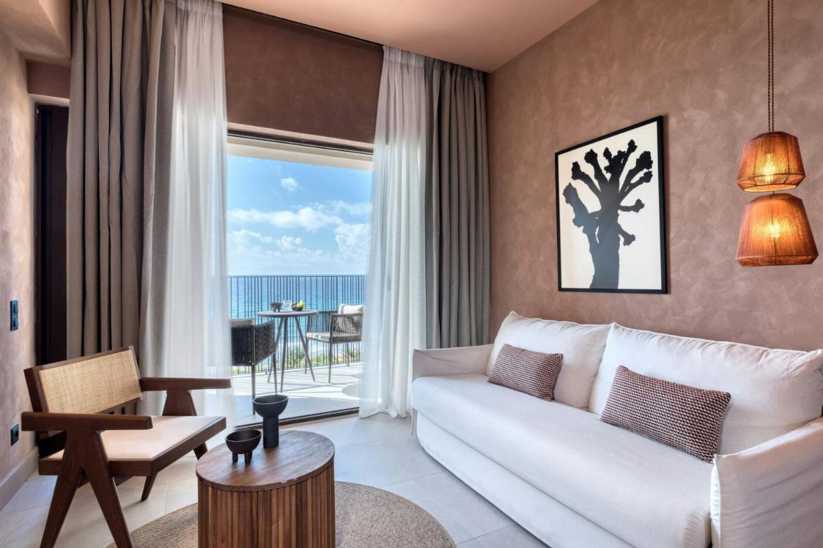 Domes of Corfu, Autograph Collection