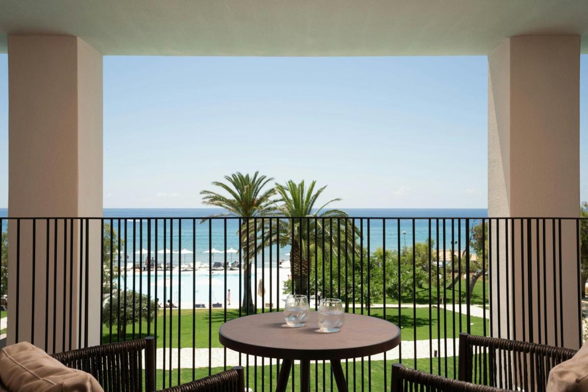 Domes of Corfu, Autograph Collection