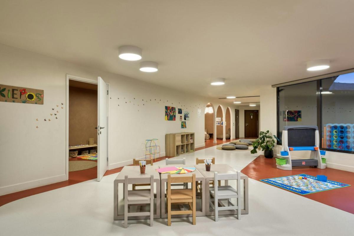 Domes of Corfu, Autograph Collection