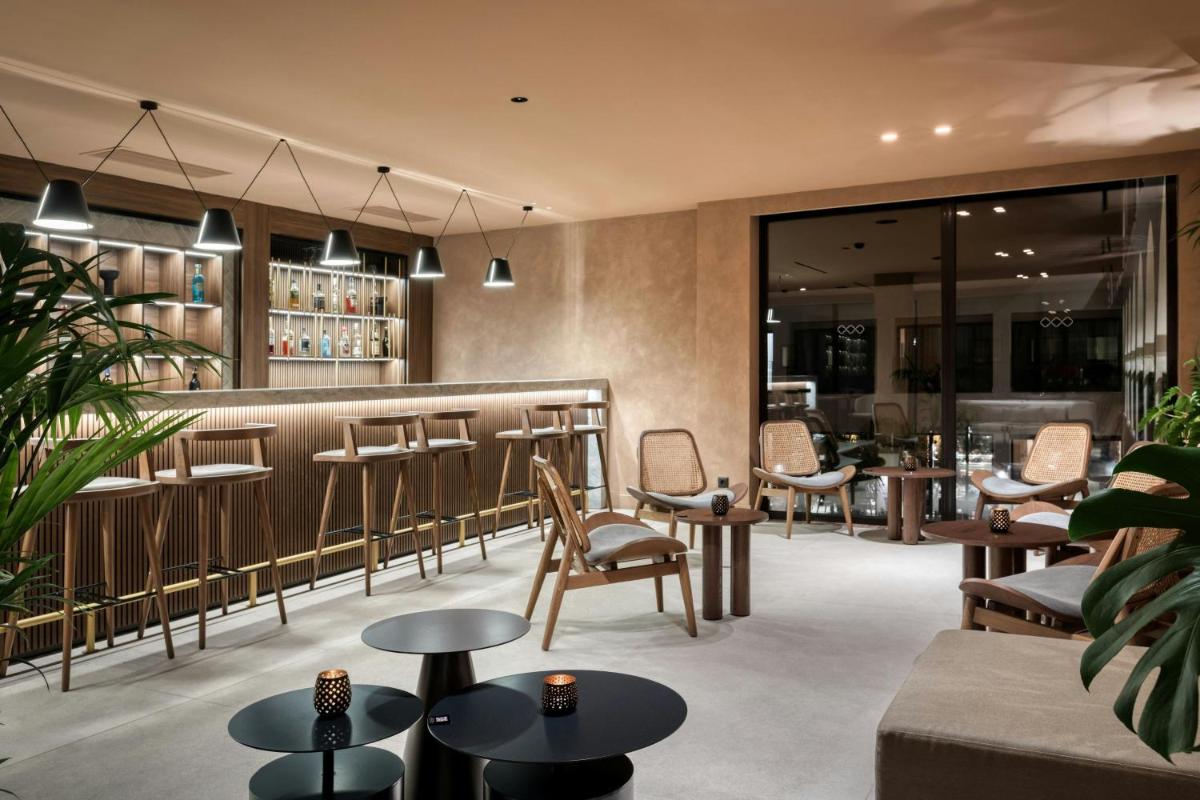 Domes of Corfu, Autograph Collection