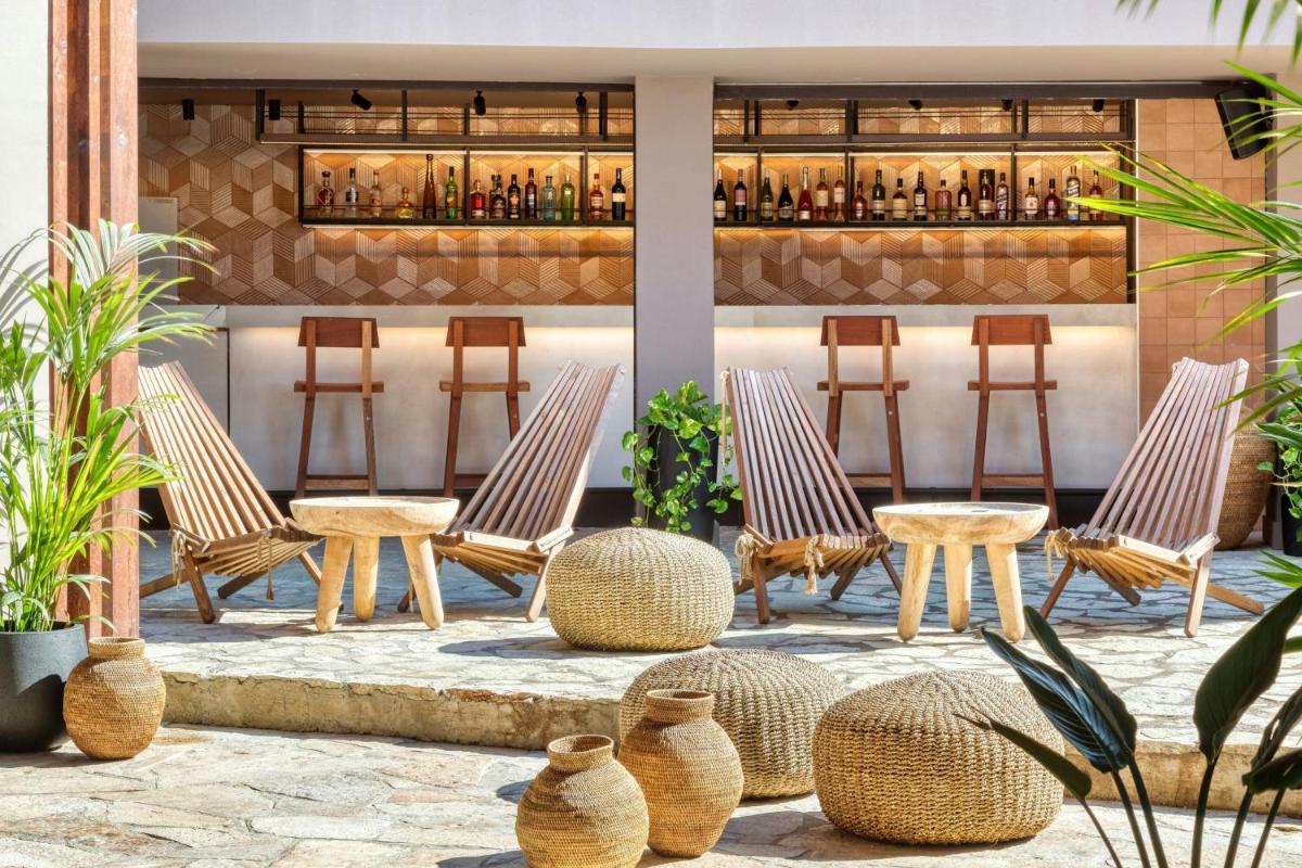 Domes of Corfu, Autograph Collection