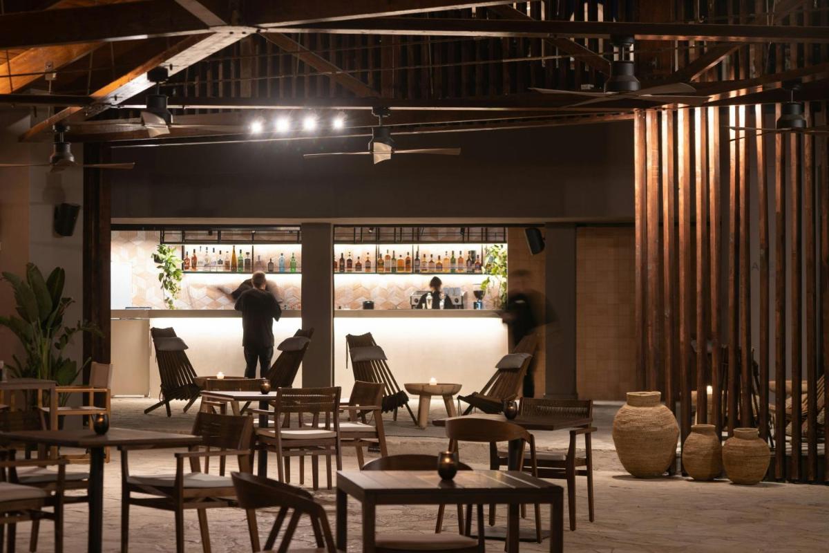 Domes of Corfu, Autograph Collection