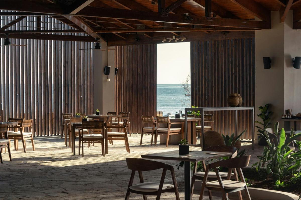 Domes of Corfu, Autograph Collection