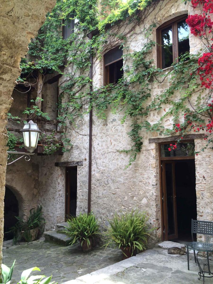 Domus Laeta